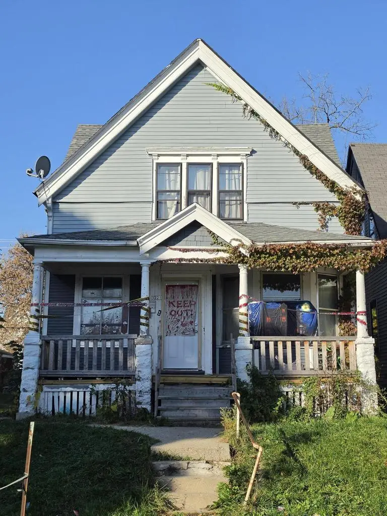 3221 N 14th STREET, Milwaukee, WI 53206 - #2