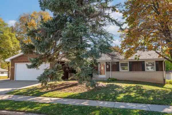 9507 W Schlinger AVENUE, West Allis, WI 53214