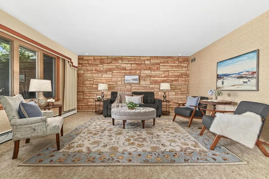 9507 W Schlinger AVENUE, West Allis, WI 53214 - #2
