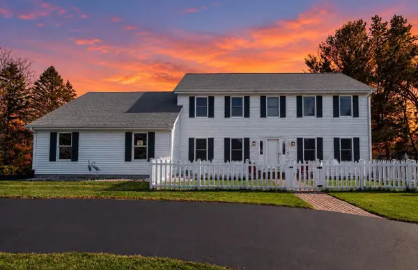 2478 Hannemann ROAD, Grafton, WI 53024