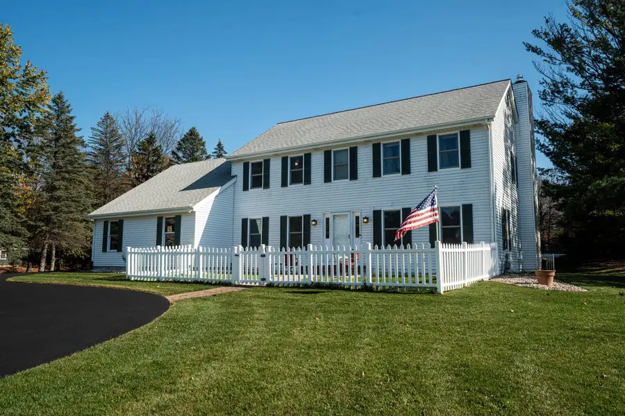 2478 Hannemann ROAD, Grafton, WI 53024 - #2
