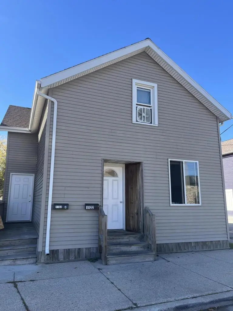 1122 S 10th STREET, Manitowoc, WI 54220 - #1