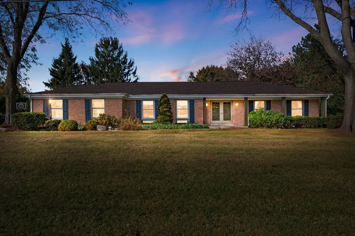 N54W21560 Logan DRIVE, Menomonee Falls, WI 53051 - #1
