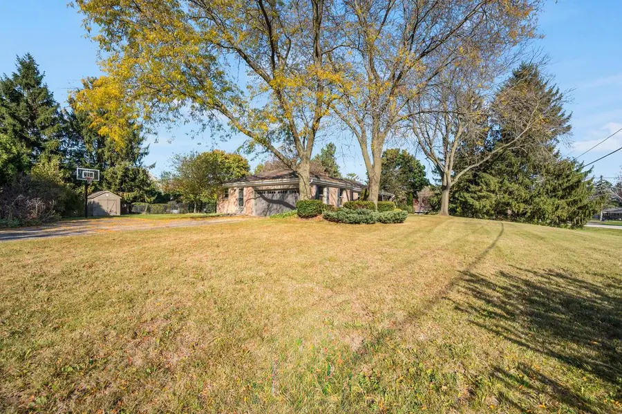 N54W21560 Logan DRIVE, Menomonee Falls, WI 53051 - #3