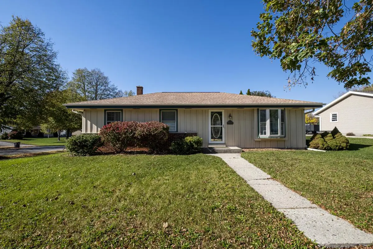 1102 Fairlane COURT, Waukesha, WI 53188 - #1
