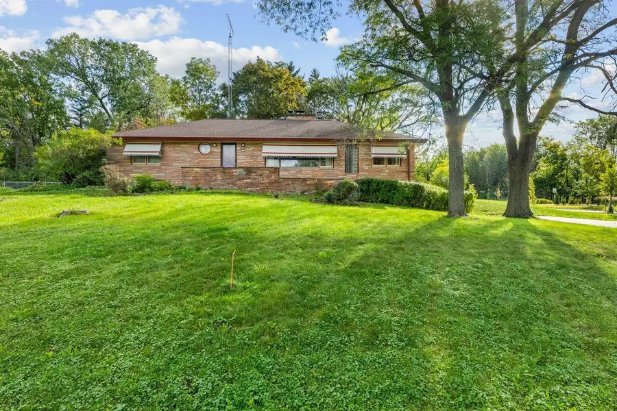 2300 Kevenauer DRIVE, Brookfield, WI 53005 - #2