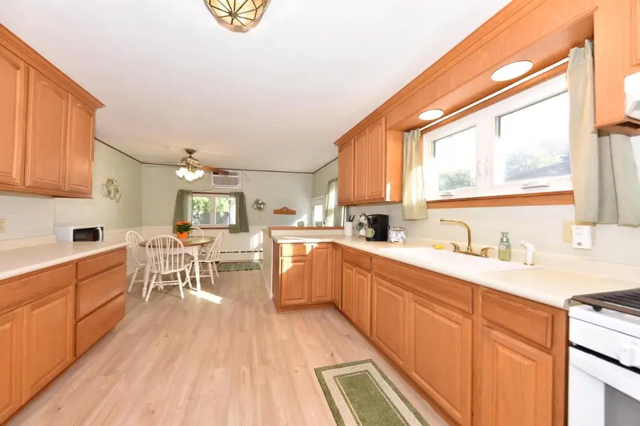 328 W Roberta AVENUE, Waukesha, WI 53186 - #2