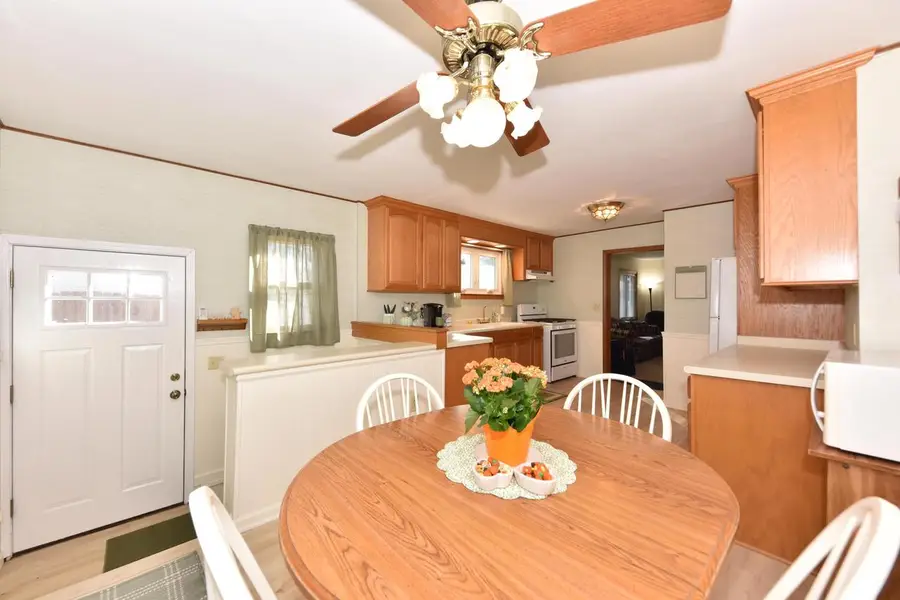 328 W Roberta AVENUE, Waukesha, WI 53186 - #3