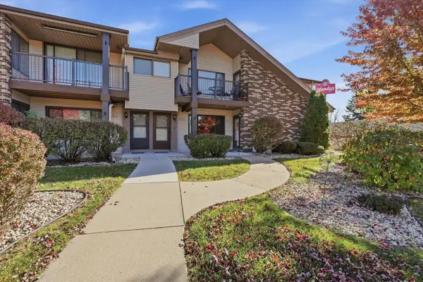 W176N9732 Riversbend CIRCLE, Germantown, WI 53022