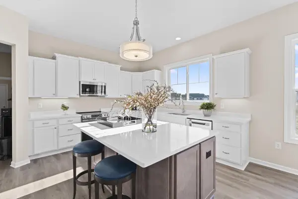 1600 Belmont LANE #42D, Oconomowoc, WI 53066