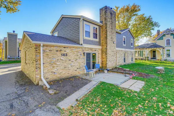 143 W College Ave AVENUE #B, Waukesha, WI 53186