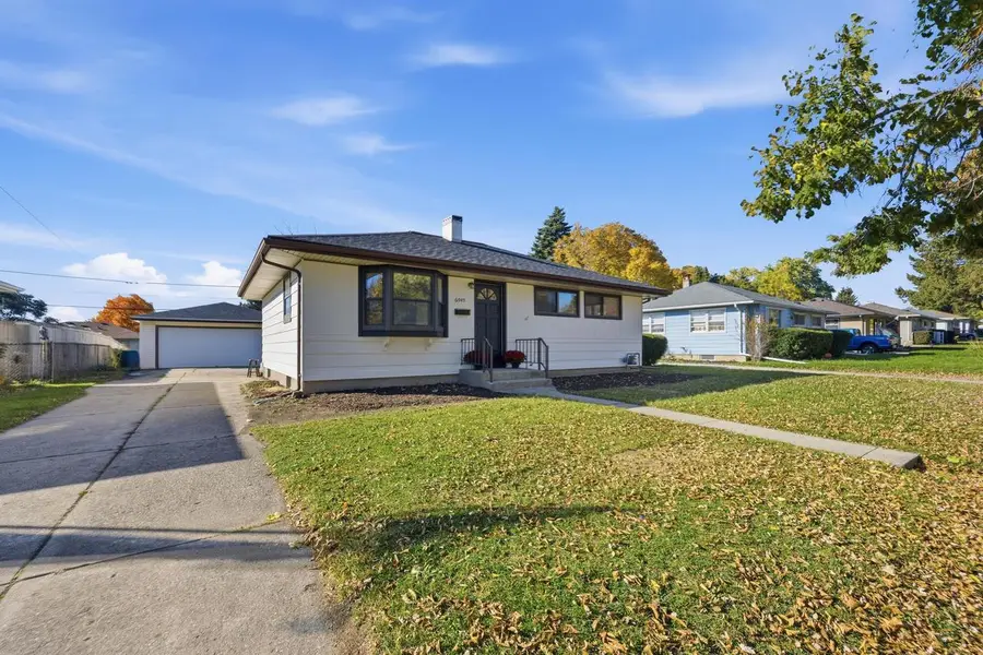 6045 S Kirkwood AVENUE, Cudahy, WI 53110 - #3