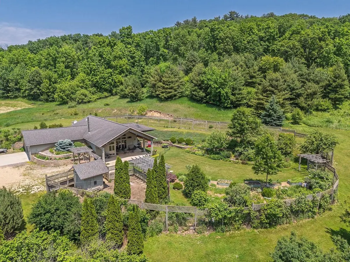 30440 Cty Rd W, Elroy, WI 53929 - Image #1