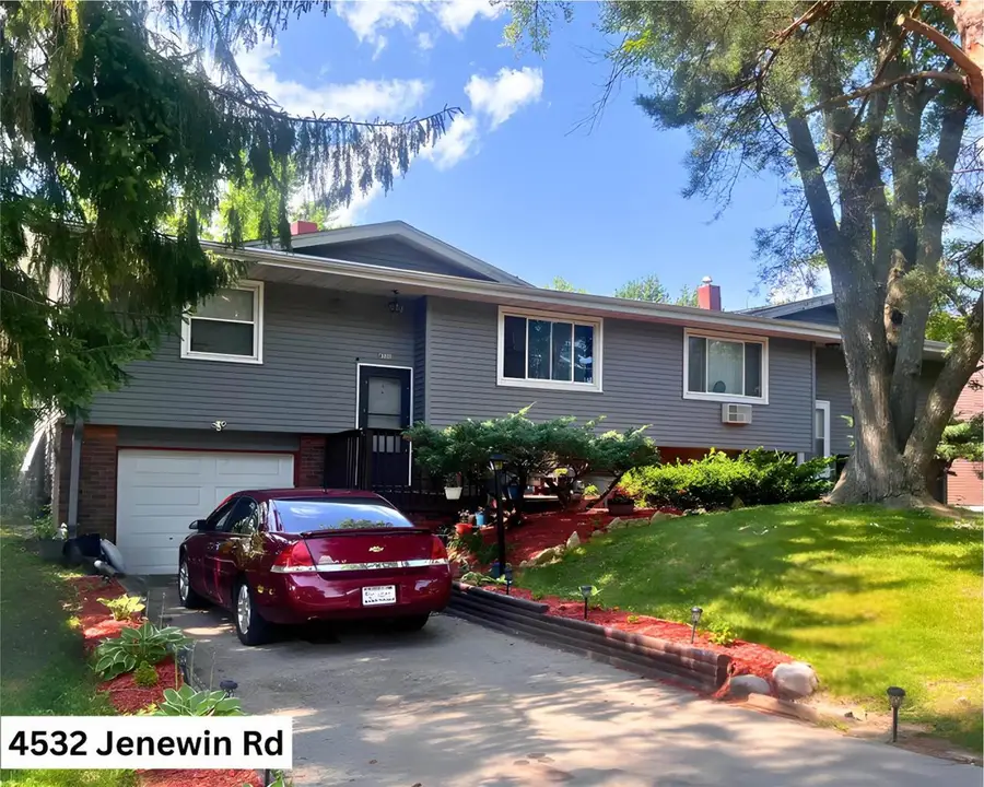 4610 Jenewein Road, Fitchburg, WI 53711 - Image #2