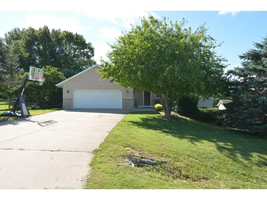 W2847 Pine Ridge Court, Belleville, WI 53508 - Image #2