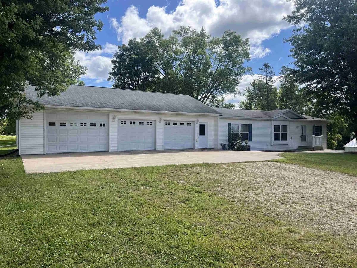 320 N Pine Street, La Farge, WI 54639 - Image #1