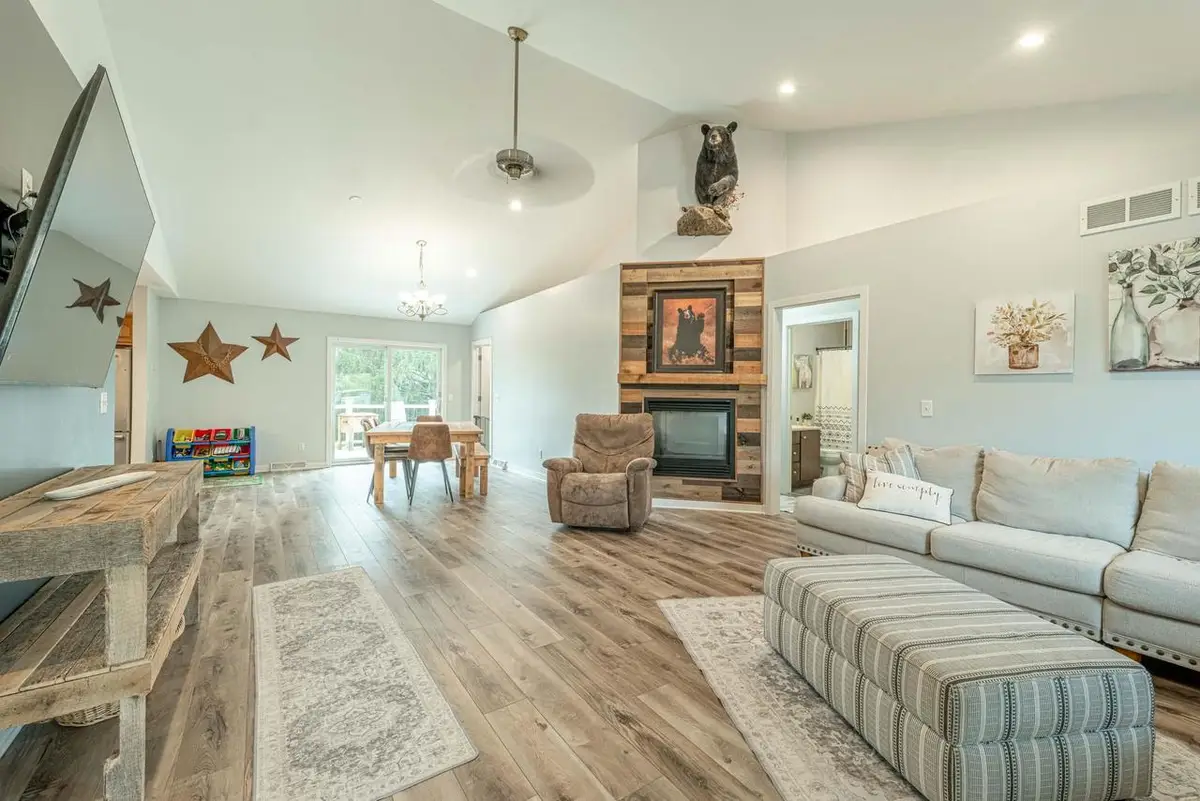 405 7th Avenue, New Glarus, WI 53574 - Image #1