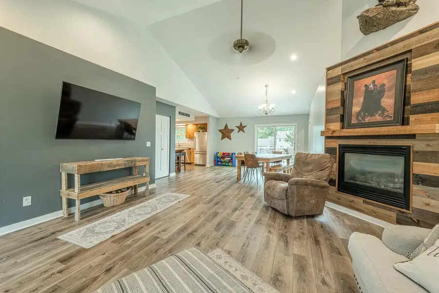 405 7th Avenue, New Glarus, WI 53574 - Image #2