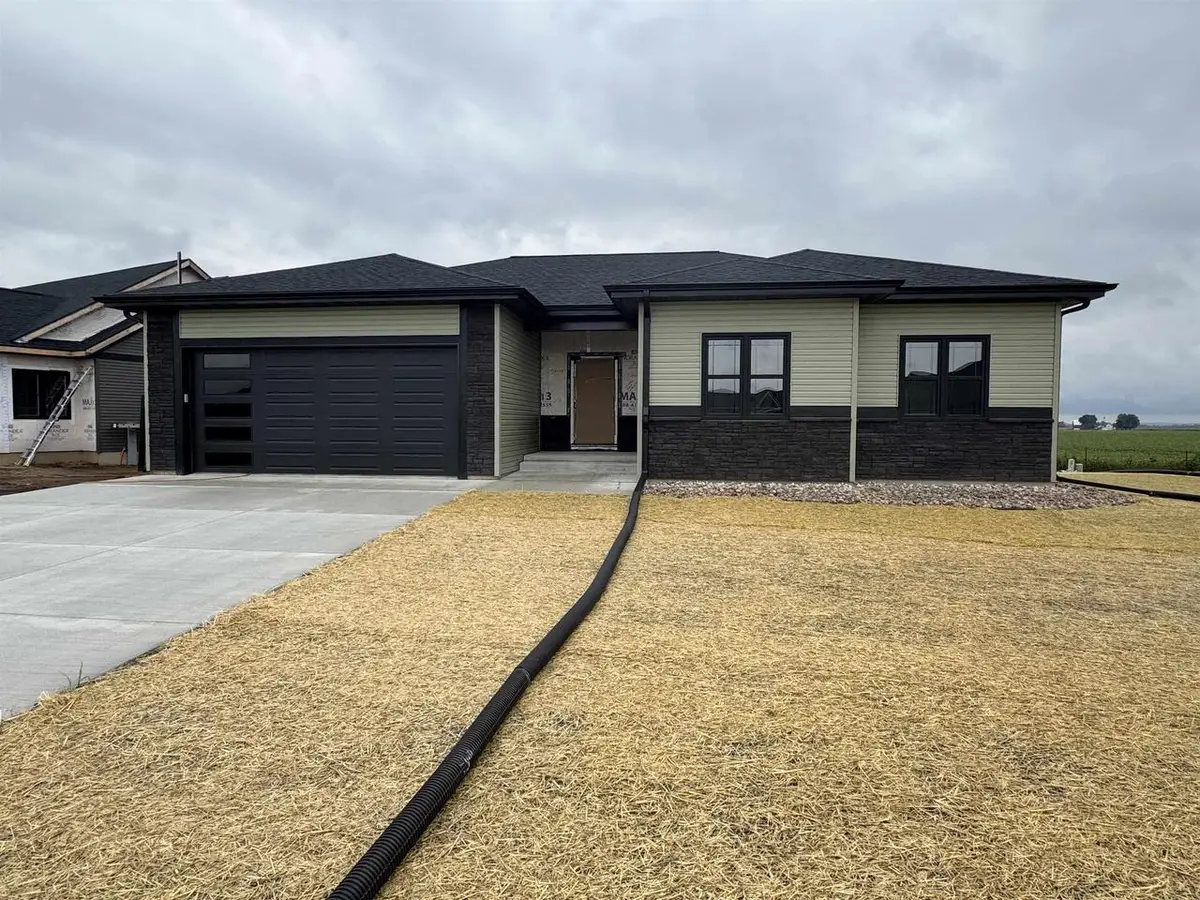 252 Falcon Court, Sauk City, WI 53583 - Image #1