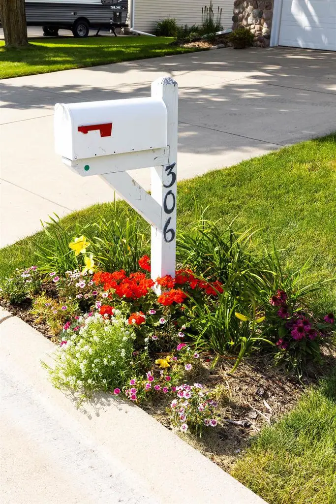 306 W Leonard STREET, Watertown, WI 53098 - Image #2