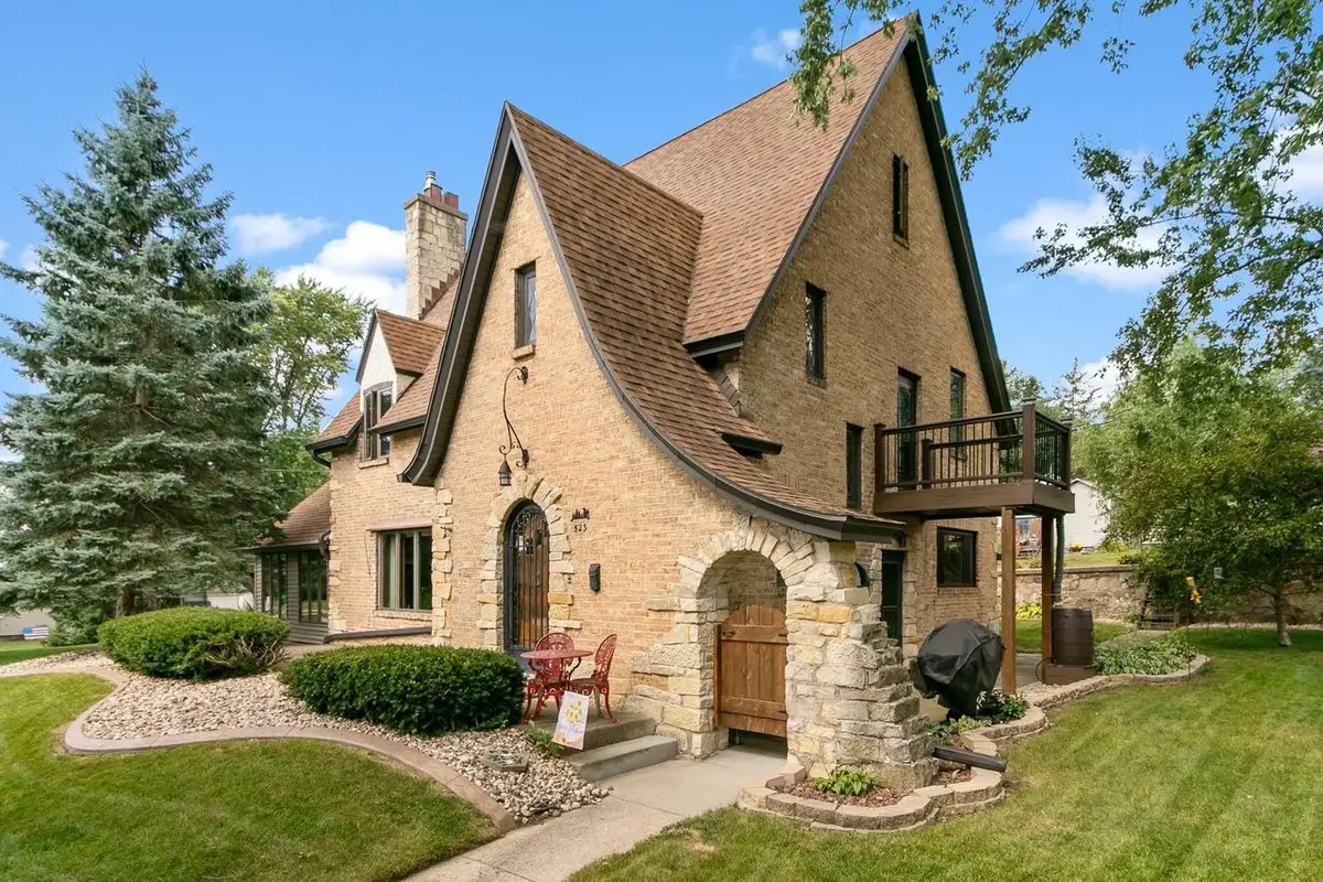 523 W Edgewater Street, Portage, WI 53901 - Image #1