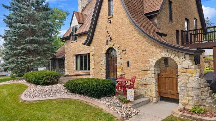 523 W Edgewater Street, Portage, WI 53901 - Image #2