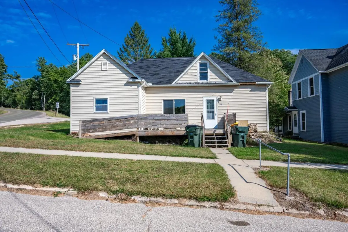 526 N East Street, Wonewoc, WI 53968 - Image #1