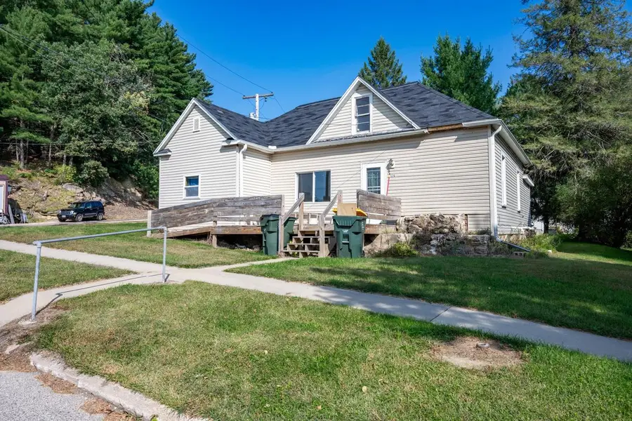 526 N East Street, Wonewoc, WI 53968 - Image #3