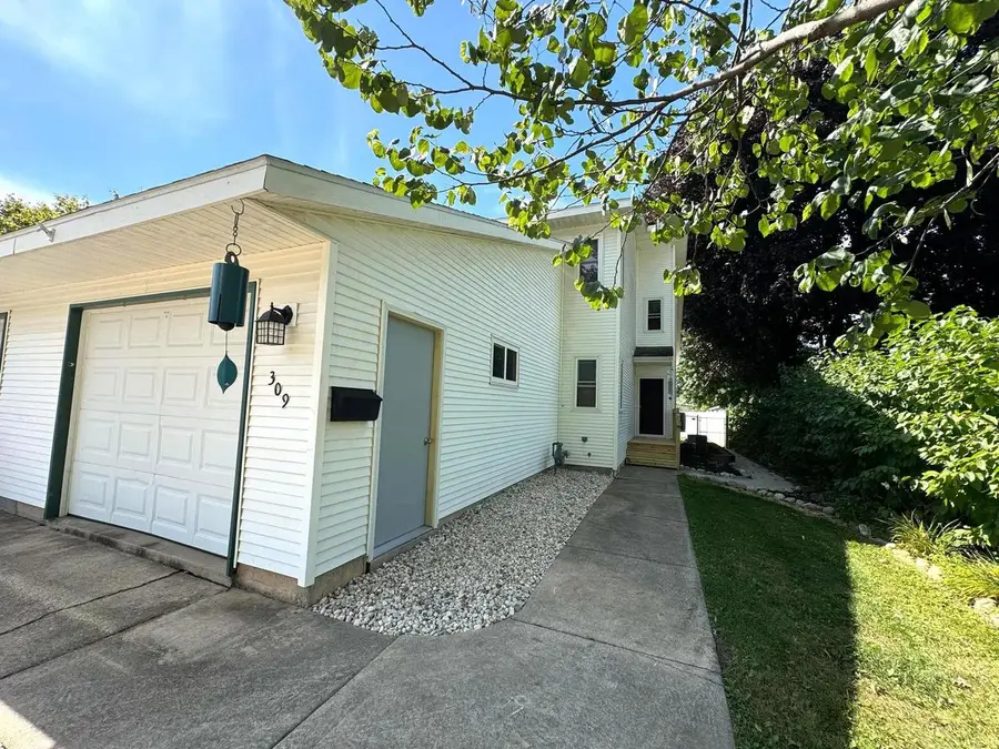 309 Williams Street, Randolph, WI 53956 - Image #2