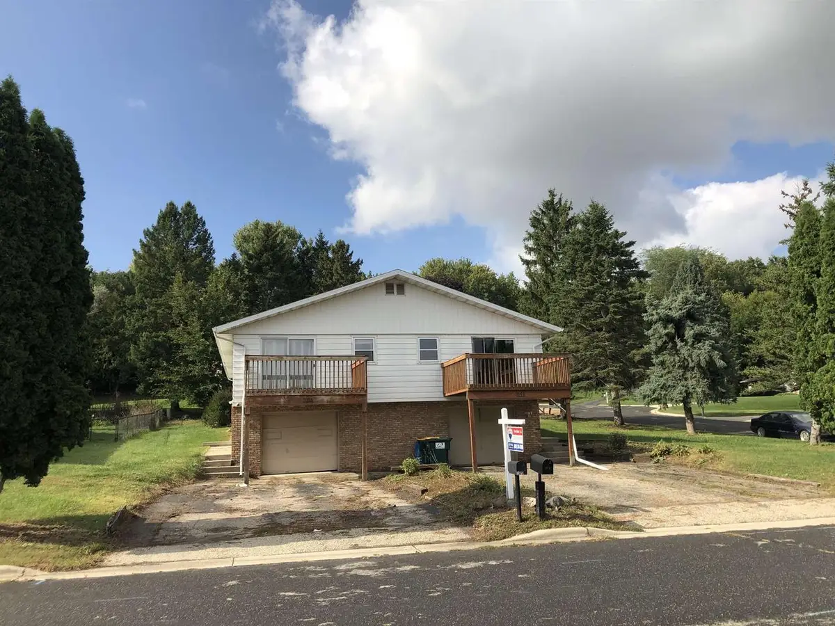 705 Willow Run St Street, Cottage Grove, WI 53527 - Image #1