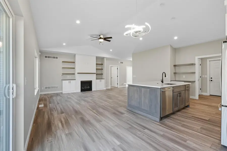 806 Saddle Ridge, Portage, WI 53901 - Image #3