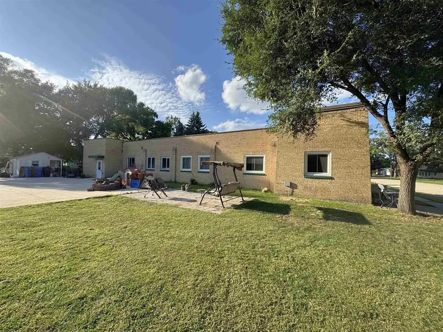 605 E 4th Avenue, Brodhead, WI 53520 - Image #3
