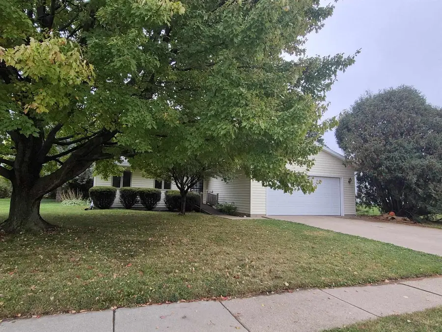 409 Kings Lynn Road, Stoughton, WI 53589 - Image #2