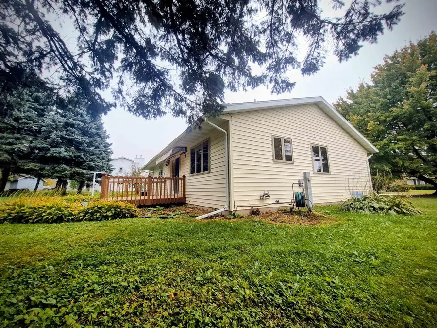 409 Kings Lynn Road, Stoughton, WI 53589 - Image #3