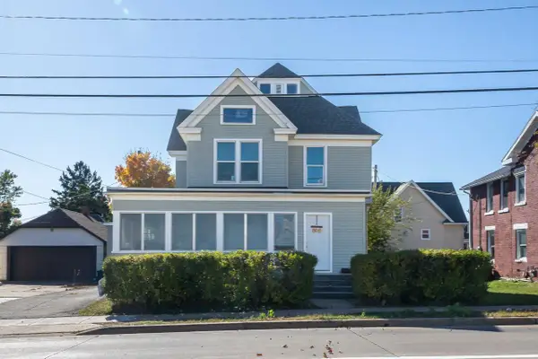 75 W Pine Street, Platteville, WI 53818