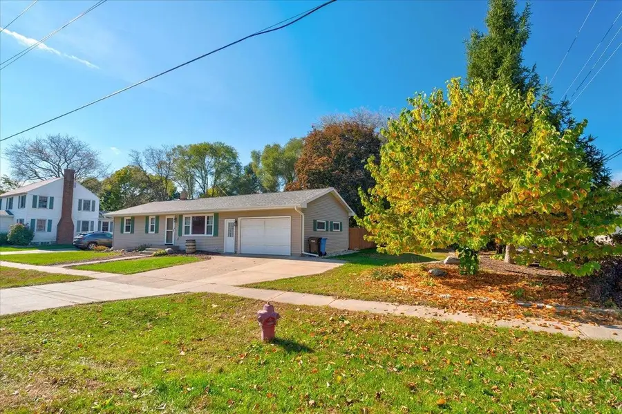 423 Willow Street, Arena, WI 53503 - Image #2