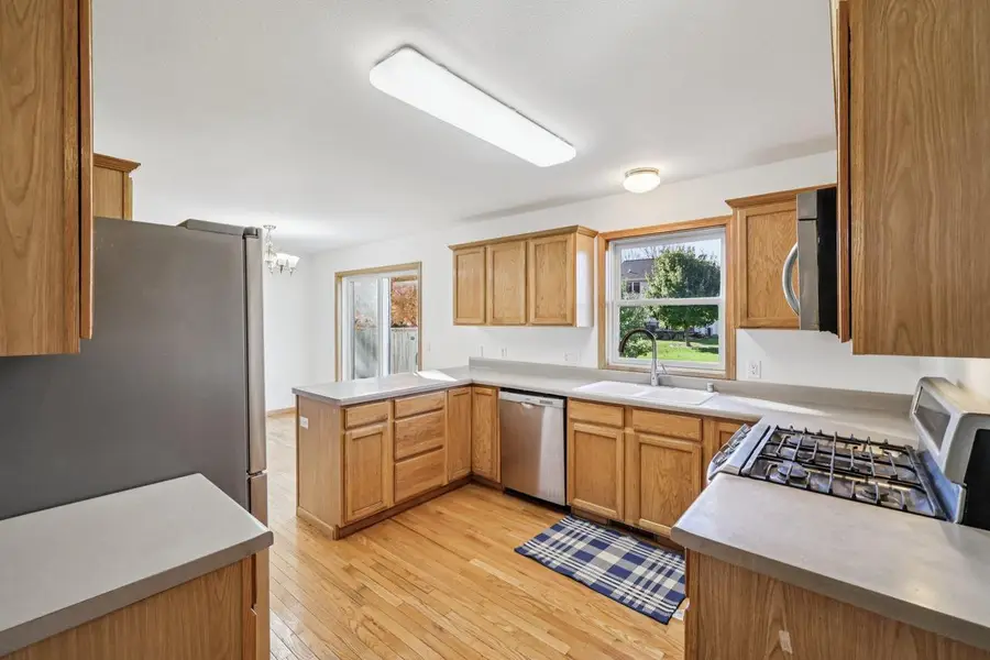 633 Stonehaven Drive, Sun Prairie, WI 53590 - Image #3