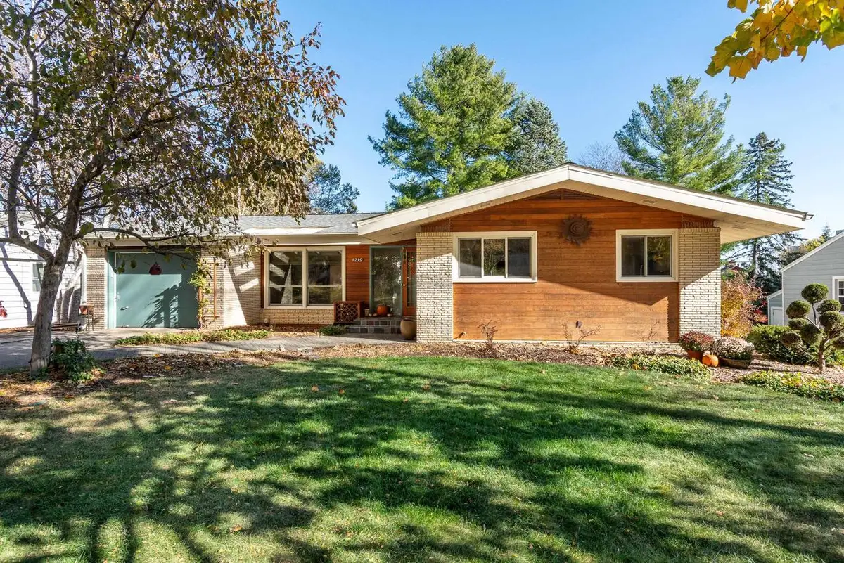 1219 Wellesley Road, Madison, WI 53705 - Image #1