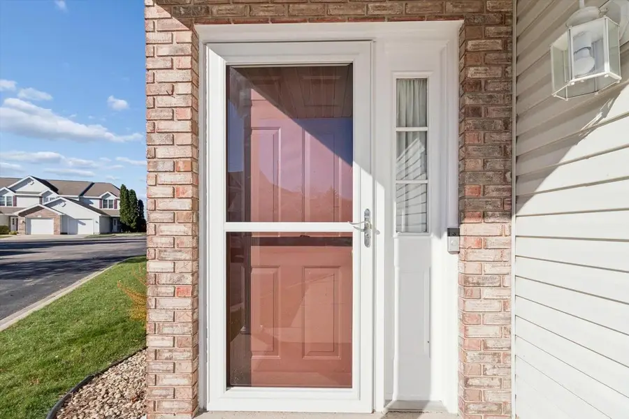 2339 Effingham Way, Sun Prairie, WI 53590 - Image #2