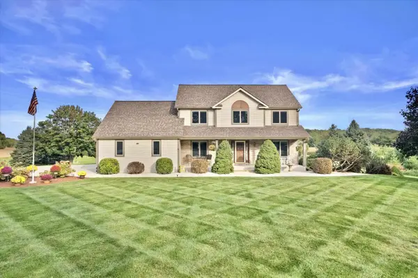 N5814 Hillside Drive, Sullivan, WI 53178