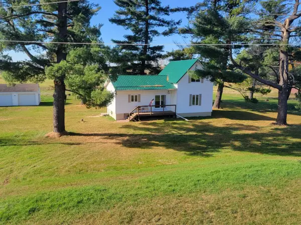 N8475 5th Avenue, Camp Douglas, WI 54618