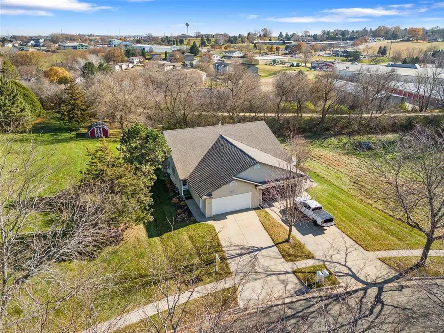 399 Michele Street, Mount Horeb, WI 53572 - Image #2