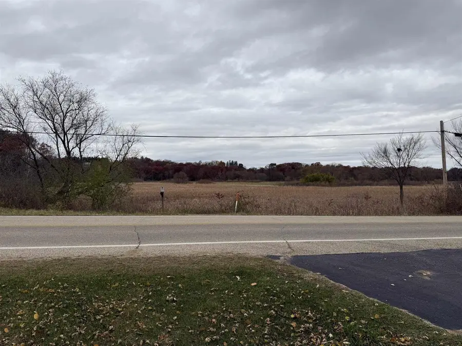 123 County Road B, Cambridge, WI 53523 - Image #2