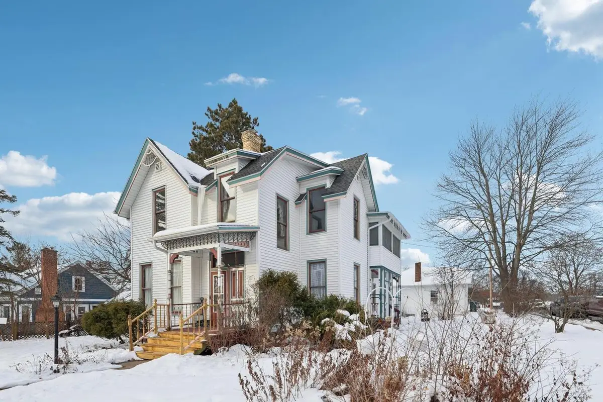 733 5th Street, Baraboo, WI 53913 - #1