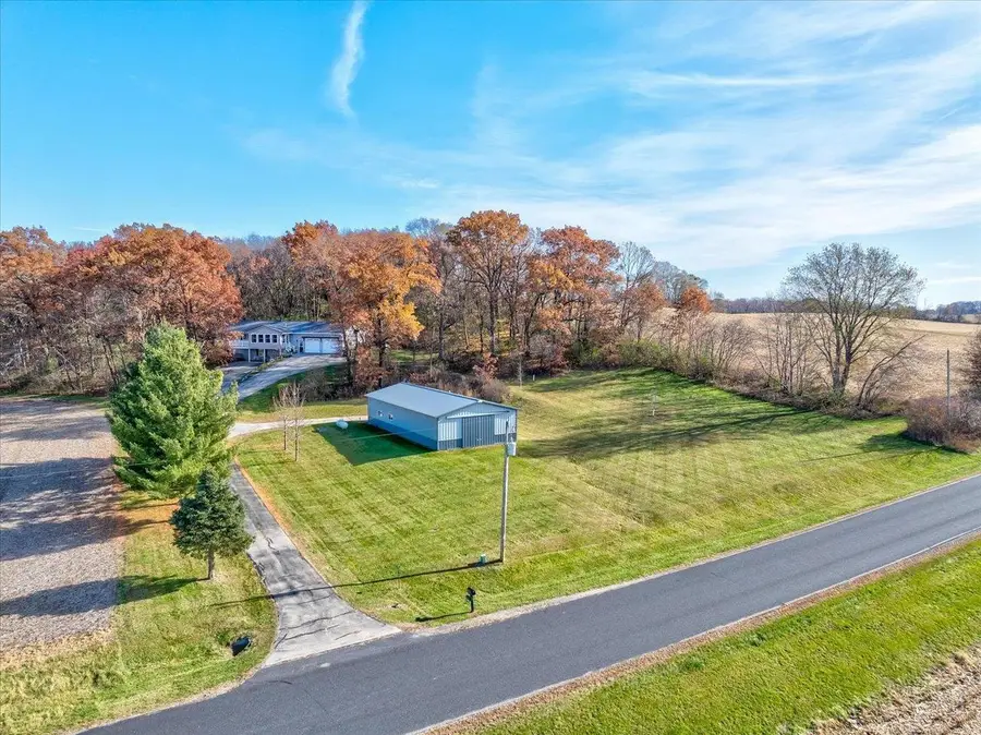 1736 Washington Road, Stoughton, WI 53589 - Image #2