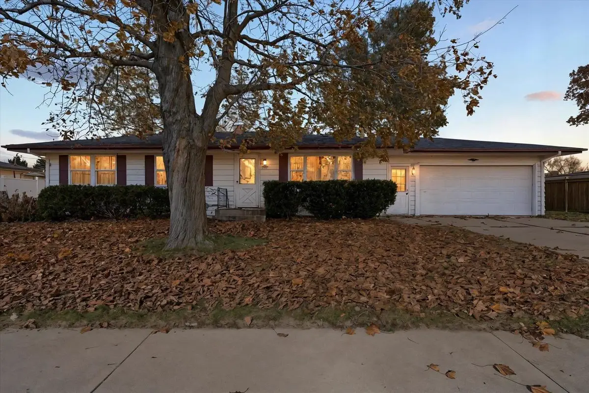 242 W Burbank Avenue, Janesville, WI 53546 - Image #1