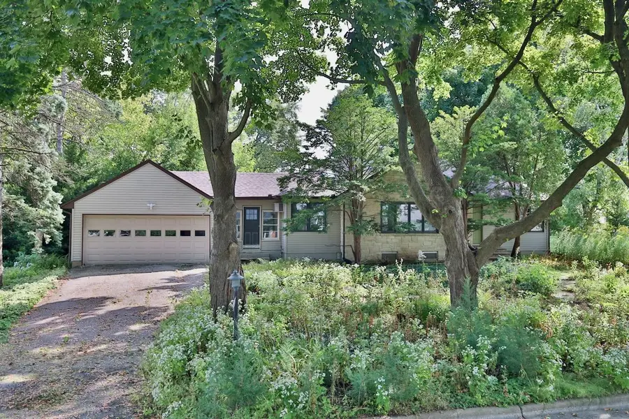 713 Redland Drive, Madison, WI 53714 - Image #2