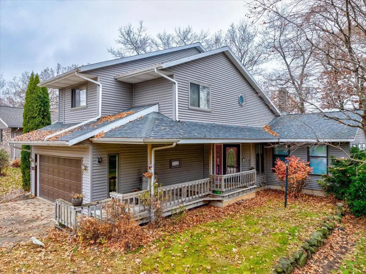 506 Lake Shore Drive, Pardeeville, WI 53954 - Image #1