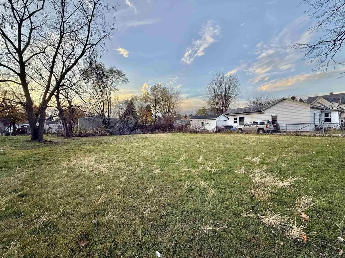 18 S Pearl Street, Janesville, WI 53548 - #1