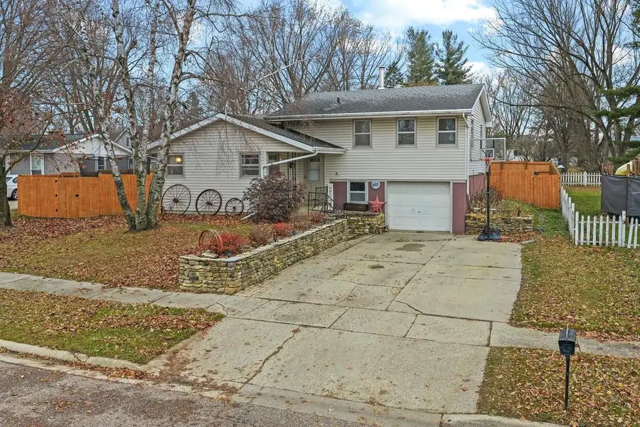 610 Crimson Court, Reedsburg, WI 53959 - Image #3